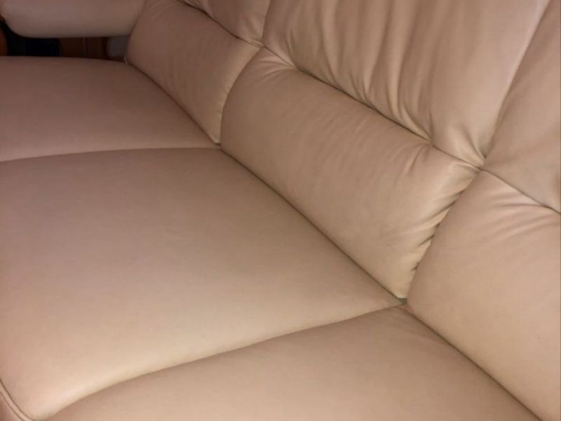 Italienische Ledersofas 3 und 2