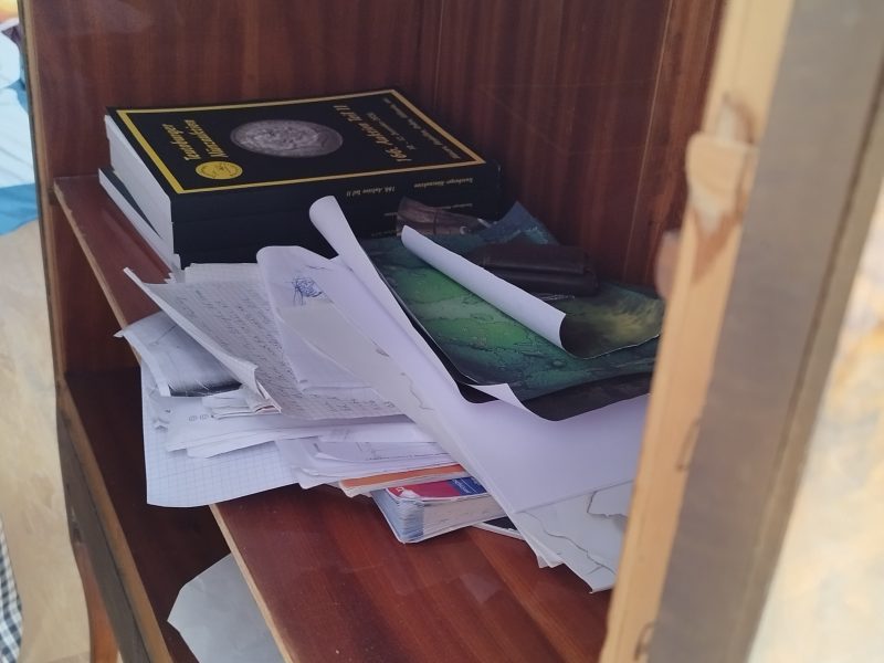 Ein schöner alter Schrank